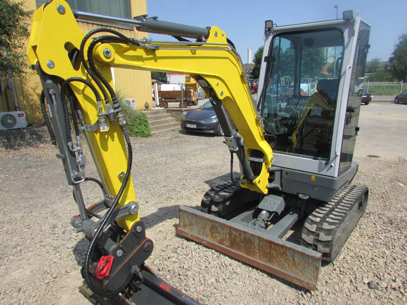 WACKER NEUSON EZ 26 (Modell EZ26-02) mit HS03 Minibagger 31.000€ - Minikotró: 4 kép. WACKER NEUSON EZ 26 (Modell EZ26-02) mit HS03 Minibagger 31.000€ - Minikotró: 4 kép.