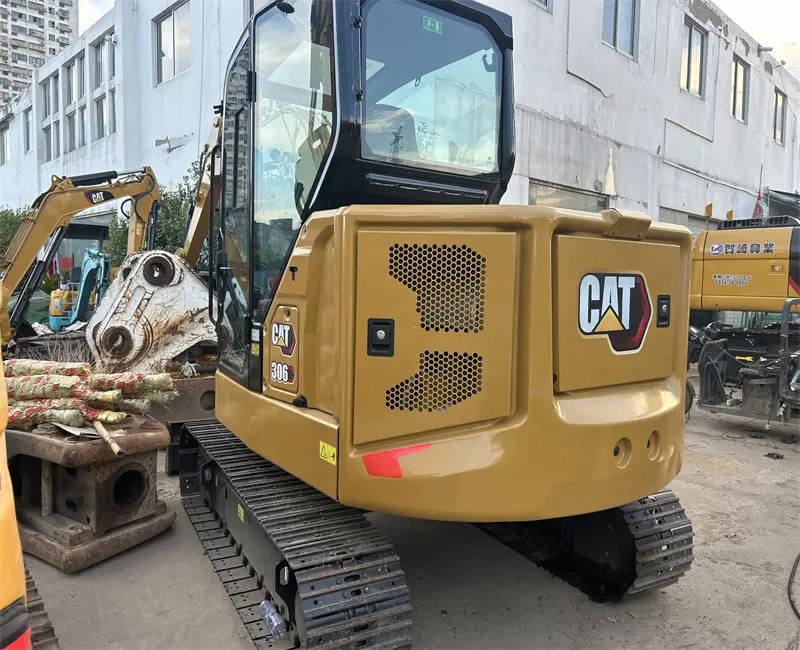 Lánctalpas kotró CATERPILLAR 306: 7 kép.