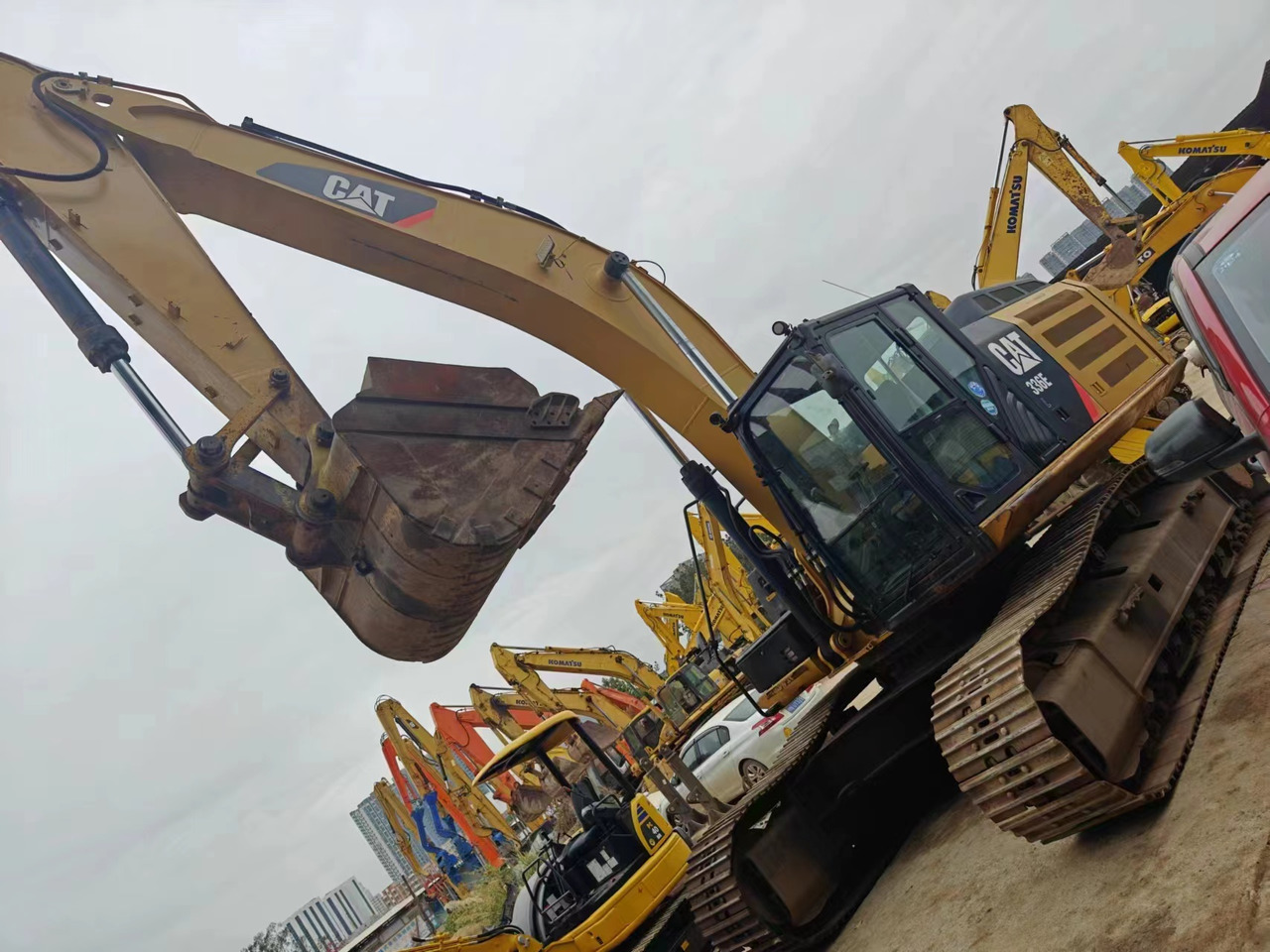 CATERPILLAR 336E - Lánctalpas kotró: 2 kép. CATERPILLAR 336E - Lánctalpas kotró: 2 kép.