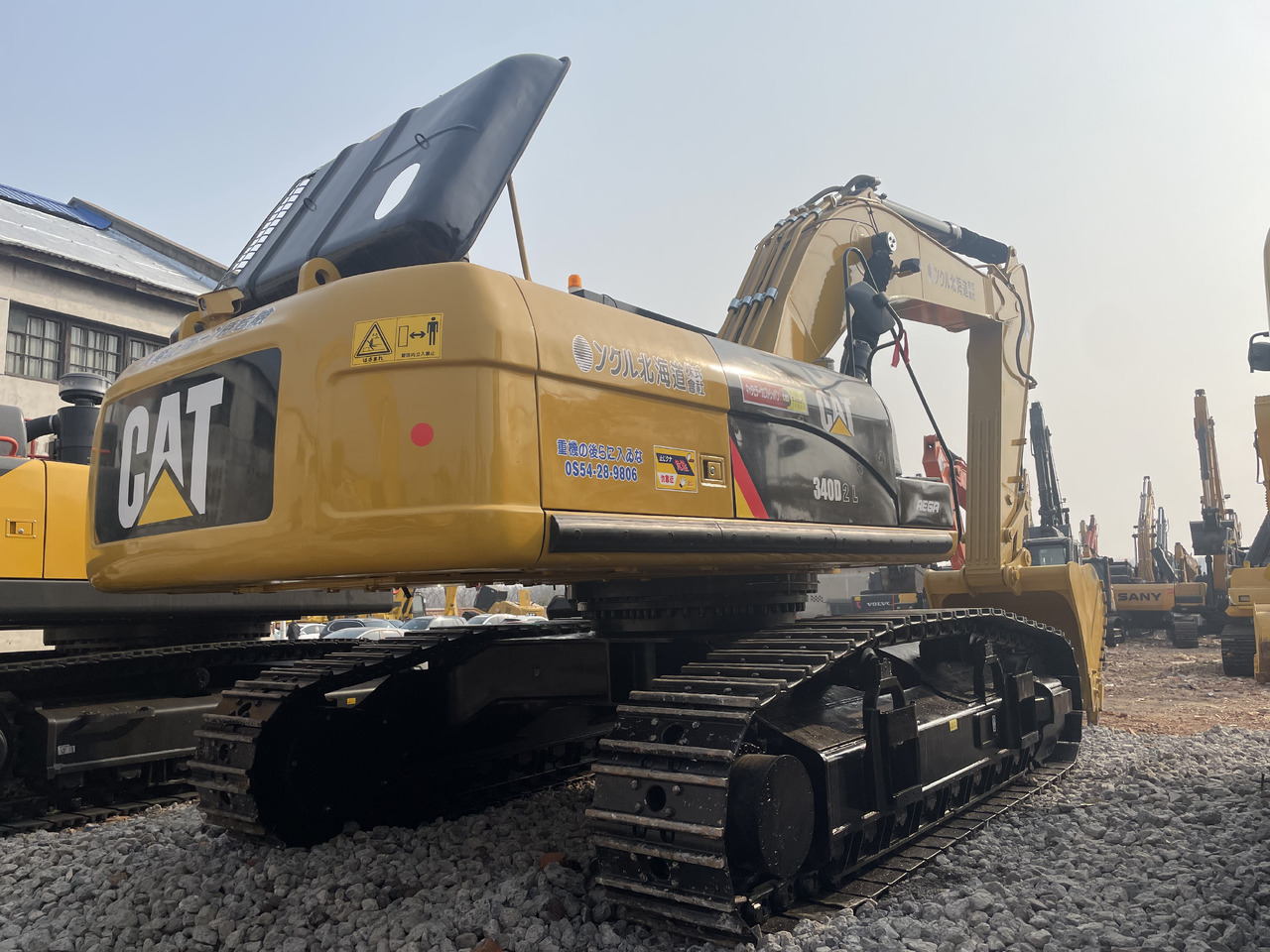CATERPILLAR 340DL - Lánctalpas kotró: 3 kép. CATERPILLAR 340DL - Lánctalpas kotró: 3 kép.