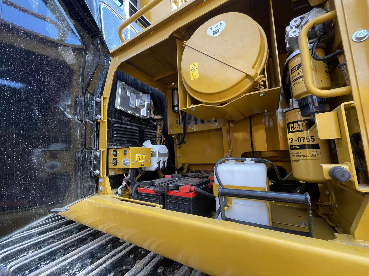 CATERPILLAR 349D2L - Lánctalpas kotró: 2 kép. CATERPILLAR 349D2L - Lánctalpas kotró: 2 kép.