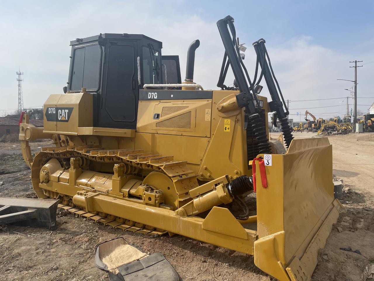 CATERPILLAR D7G - Buldózer: 1 kép. CATERPILLAR D7G - Buldózer: 1 kép.