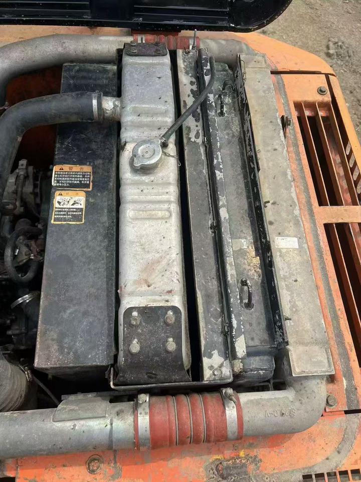 DOOSAN DH225LC-7 - Lánctalpas kotró: 5 kép. DOOSAN DH225LC-7 - Lánctalpas kotró: 5 kép.