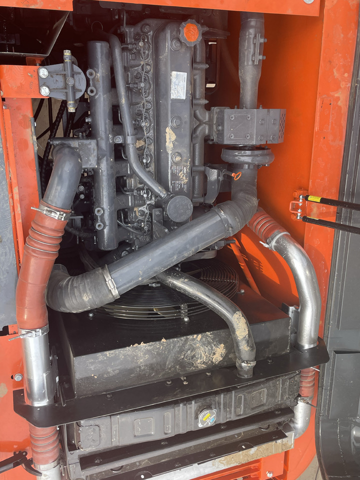 DOOSAN DX225LC-9C - Lánctalpas kotró: 5 kép. DOOSAN DX225LC-9C - Lánctalpas kotró: 5 kép.