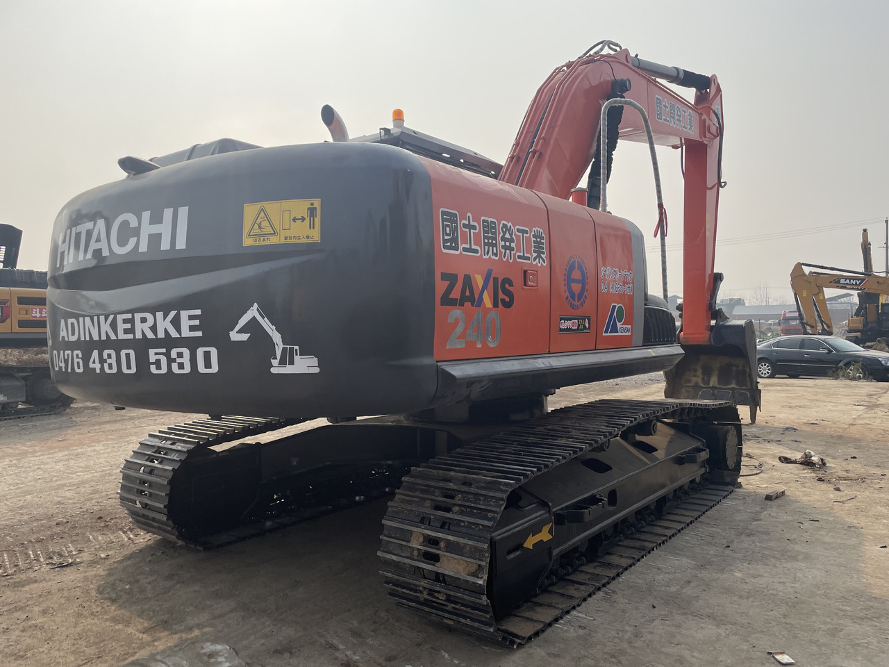 Lánctalpas kotró HITACHI ZX240: 9 kép.