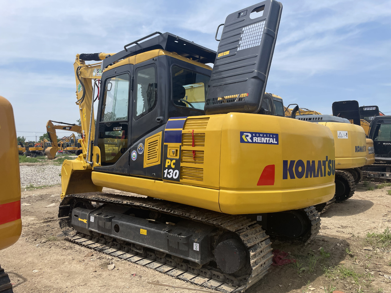 KOMATSU PC 130-7 - Minikotró: 1 kép. KOMATSU PC 130-7 - Minikotró: 1 kép.
