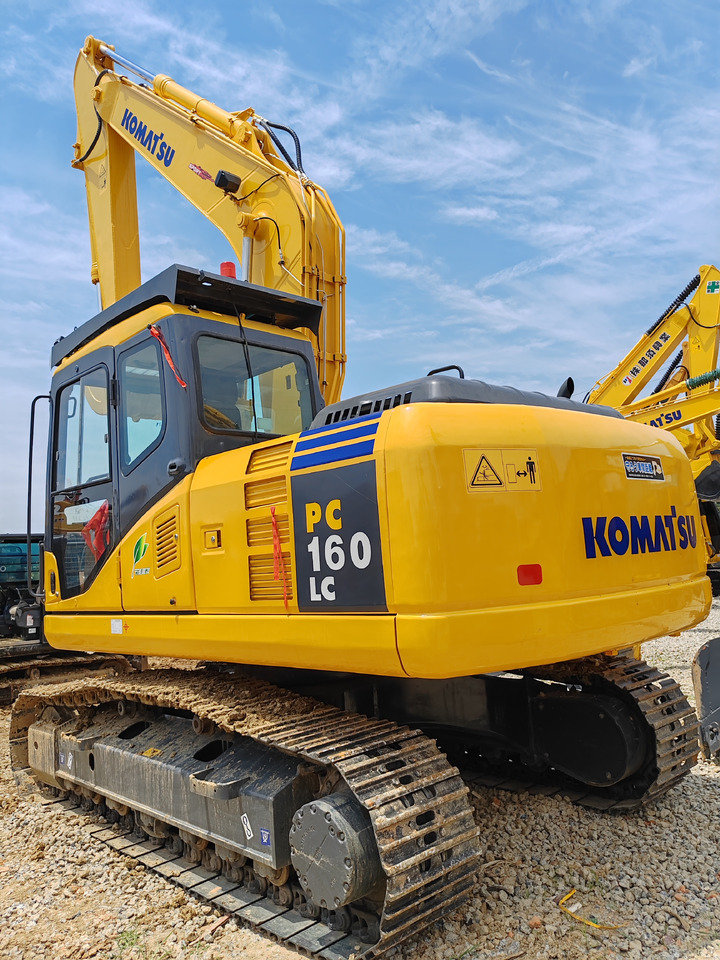 KOMATSU PC160 - Lánctalpas kotró: 1 kép. KOMATSU PC160 - Lánctalpas kotró: 1 kép.