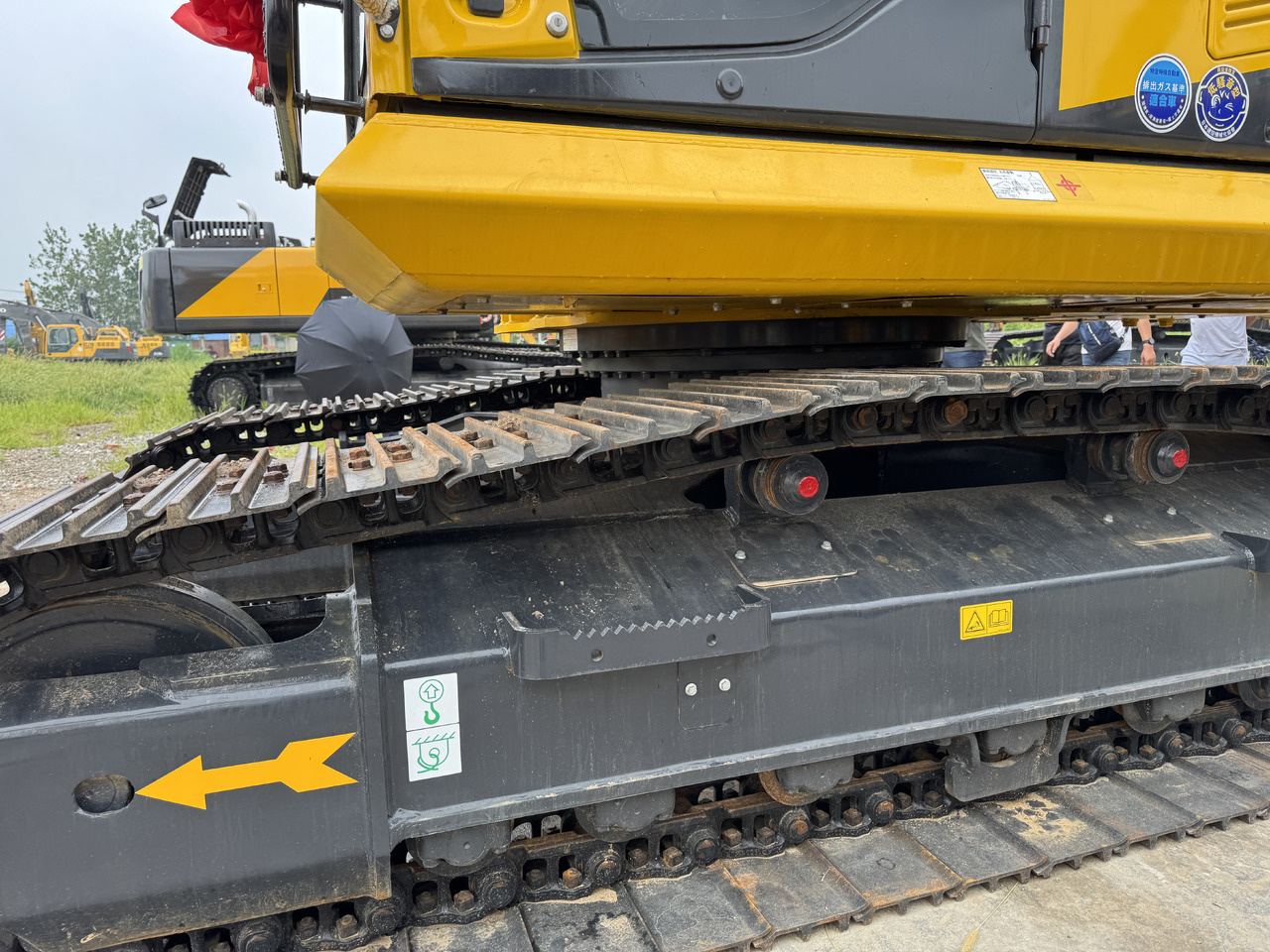 KOMATSU PC160 - Lánctalpas kotró: 3 kép. KOMATSU PC160 - Lánctalpas kotró: 3 kép.