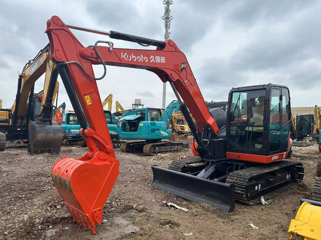 KUBOTA KX 183-3 - Minikotró: 1 kép. KUBOTA KX 183-3 - Minikotró: 1 kép.