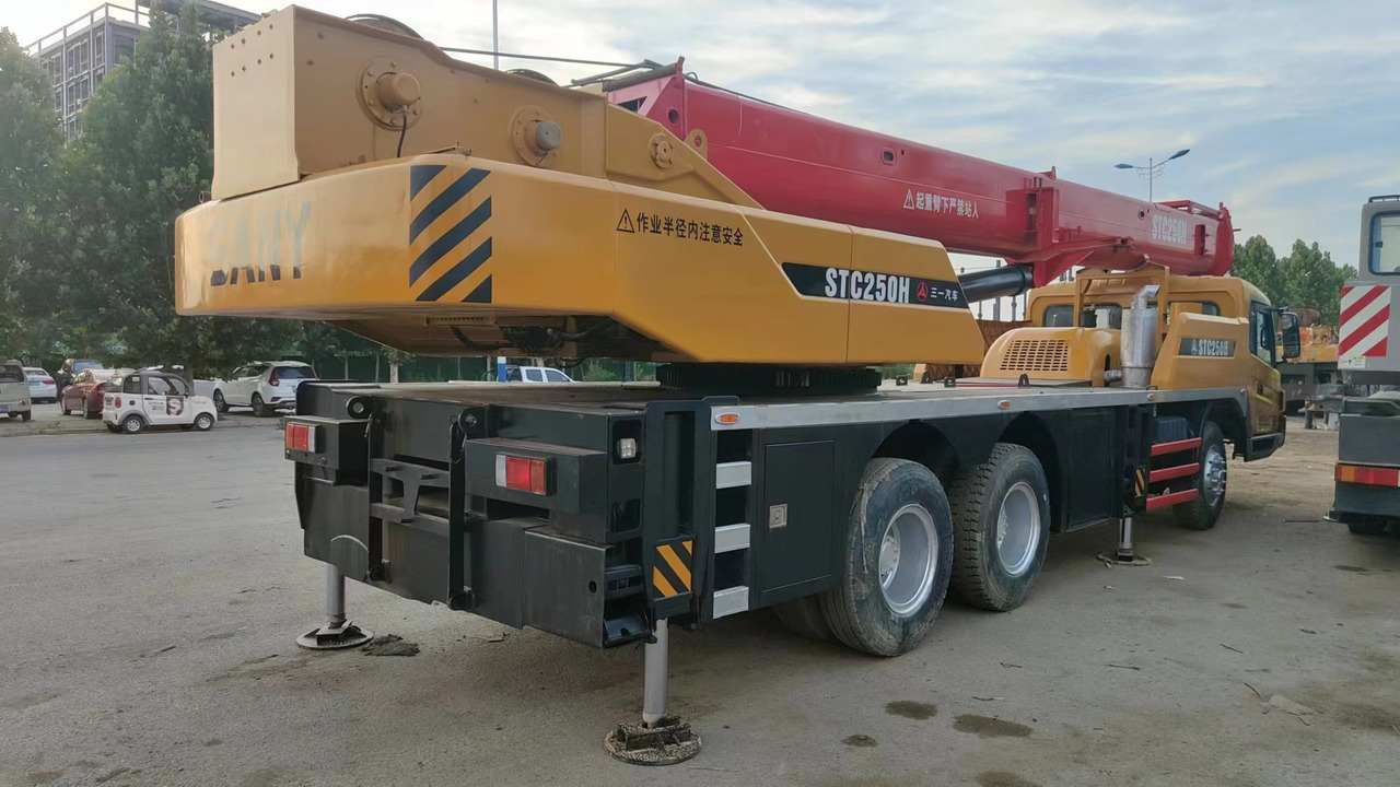 SANY STC250H - Portáldaru: 4 kép. SANY STC250H - Portáldaru: 4 kép.