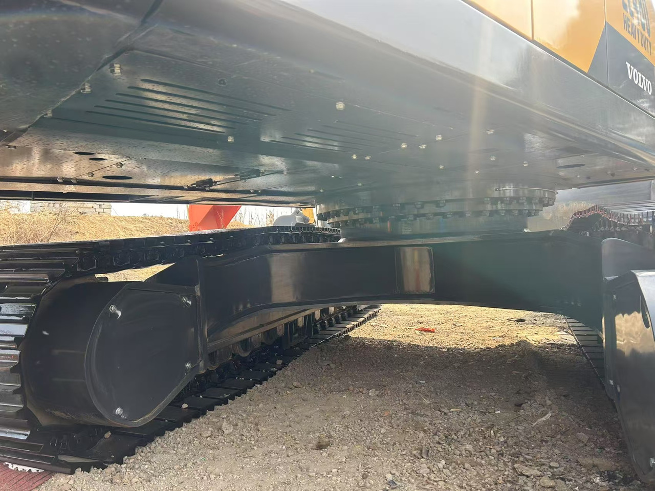 Lánctalpas kotró Volvo EC480: 7 kép. Lánctalpas kotró Volvo EC480: 7 kép.