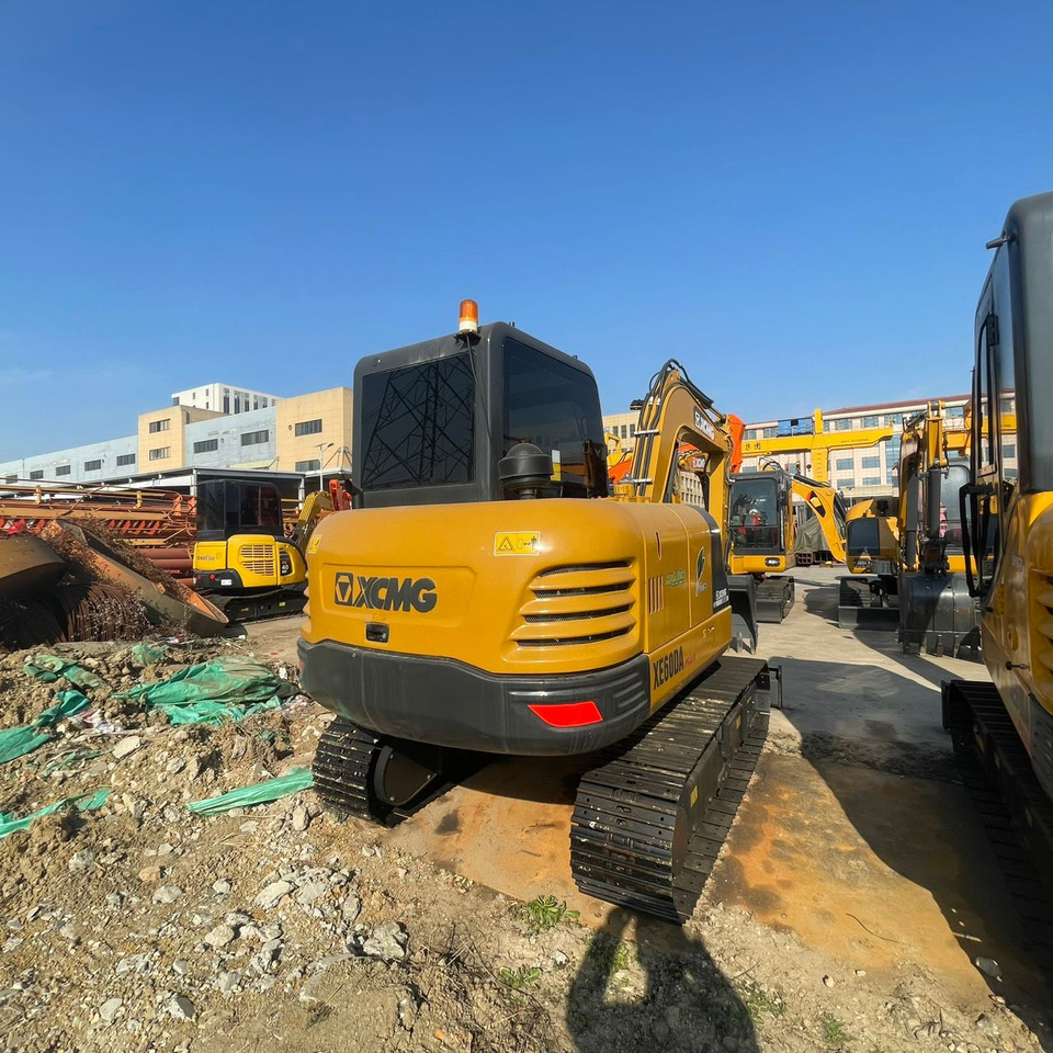 XCMG XE60DA - Minikotró: 4 kép. XCMG XE60DA - Minikotró: 4 kép.