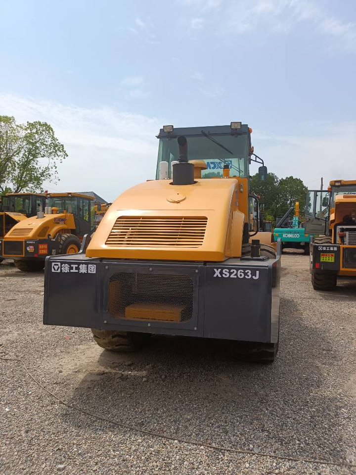 XCMG XS 263J - Talajtömörítő: 3 kép. XCMG XS 263J - Talajtömörítő: 3 kép.