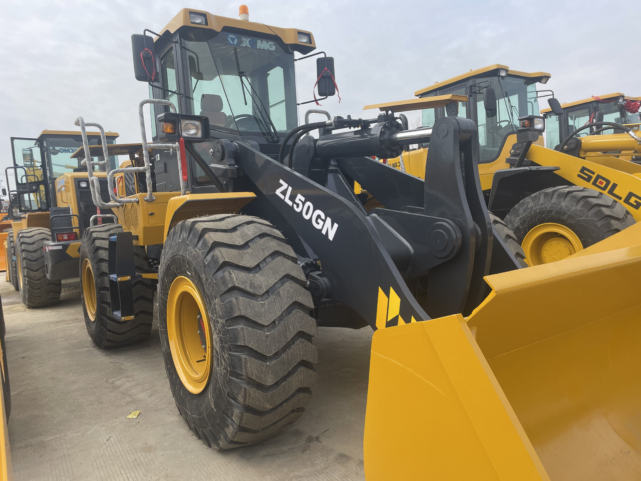 XCMG ZL50GN - Gumikerekes homlokrakodó: 1 kép. XCMG ZL50GN - Gumikerekes homlokrakodó: 1 kép.