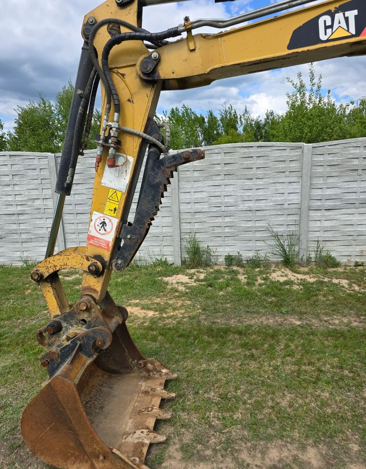 Caterpillar - Lánctalpas kotró: 5 kép. Caterpillar - Lánctalpas kotró: 5 kép.