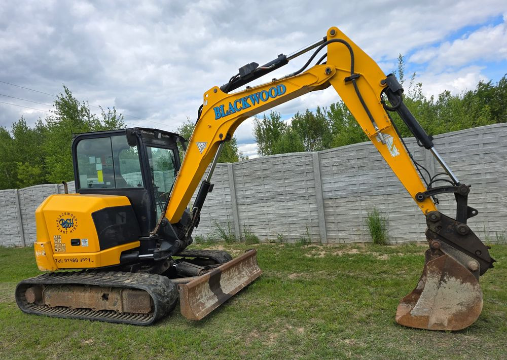 JCB - Lánctalpas kotró: 1 kép. JCB - Lánctalpas kotró: 1 kép.