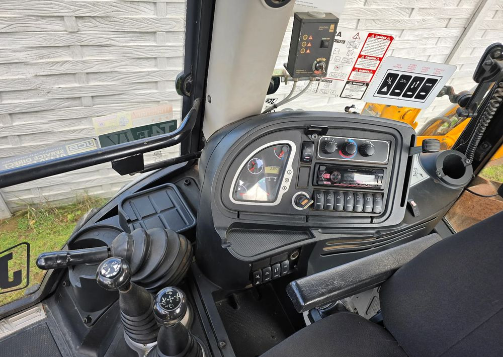 JCB - Kotrórakodó: 5 kép. JCB - Kotrórakodó: 5 kép.