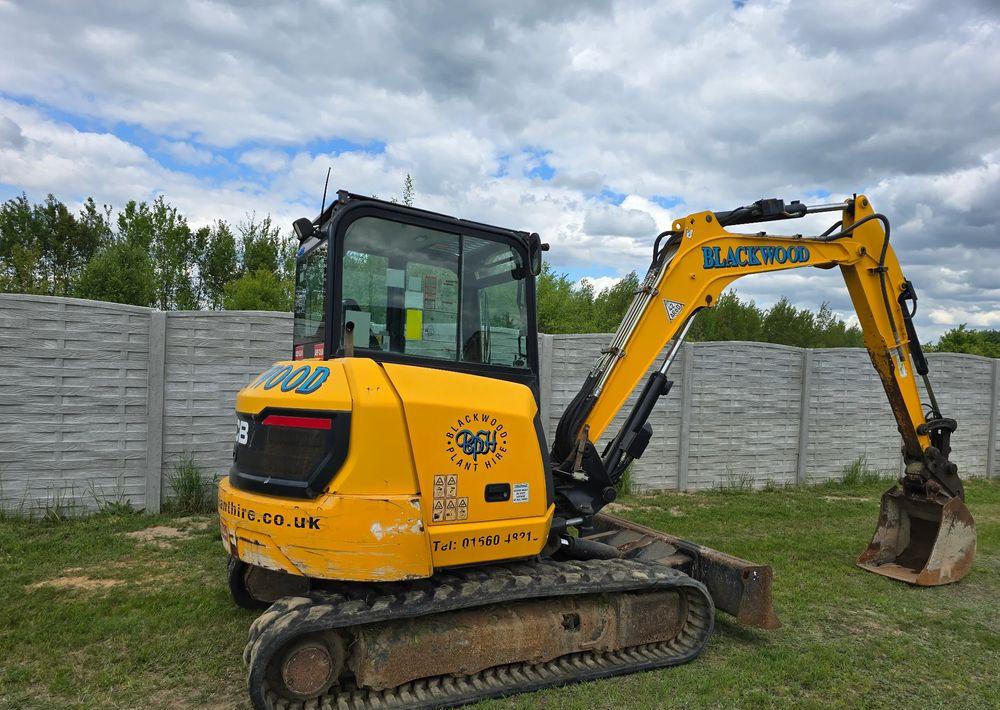 JCB - Lánctalpas kotró: 4 kép. JCB - Lánctalpas kotró: 4 kép.