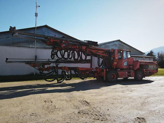 Tamrock AXERA T12 DATA-3.15 - Fúrógép: 2 kép. Tamrock AXERA T12 DATA-3.15 - Fúrógép: 2 kép.