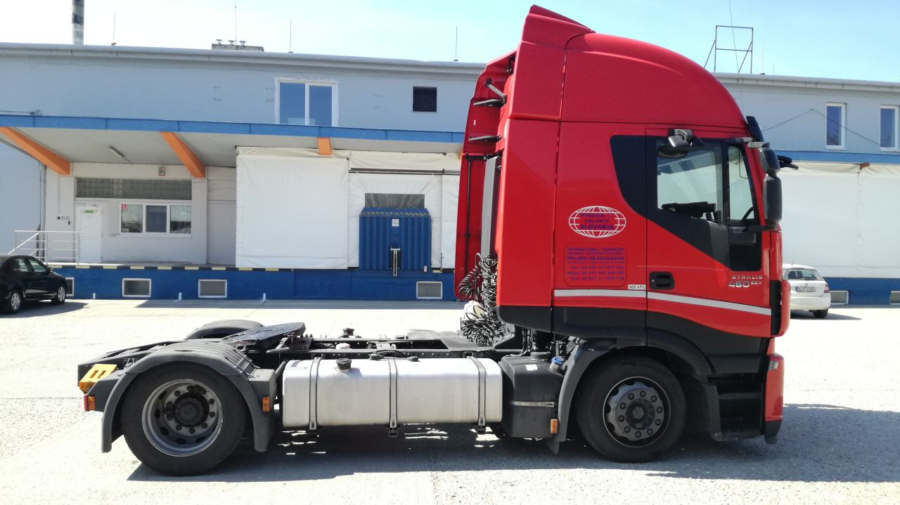 IVECO AS440T/FP-LT - Nyergesvontató: 2 kép. IVECO AS440T/FP-LT - Nyergesvontató: 2 kép.