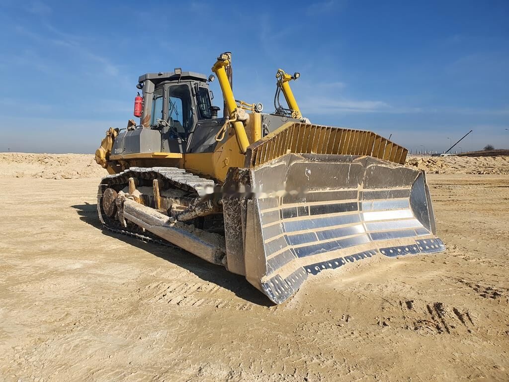 Komatsu D155 - Buldózer: 3 kép. Komatsu D155 - Buldózer: 3 kép.