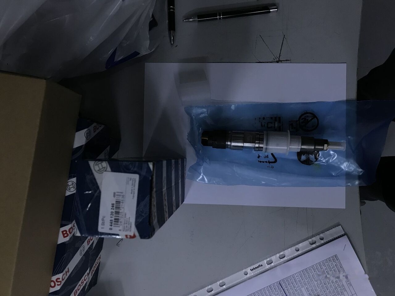 Bosch - Befecskendező szelep - Kotrórakodó: 2 kép. Bosch - Befecskendező szelep - Kotrórakodó: 2 kép.