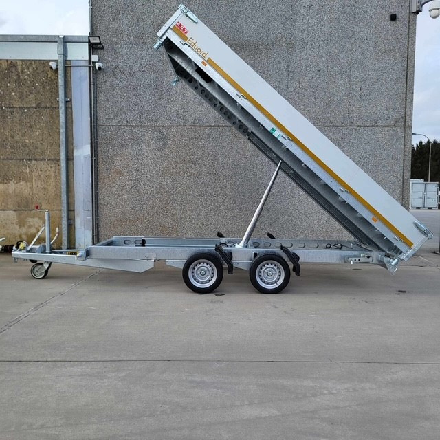 EDUARD TRI BENNE 406X200 - Pótkocsi billenőplatós: 4 kép. EDUARD TRI BENNE 406X200 - Pótkocsi billenőplatós: 4 kép.