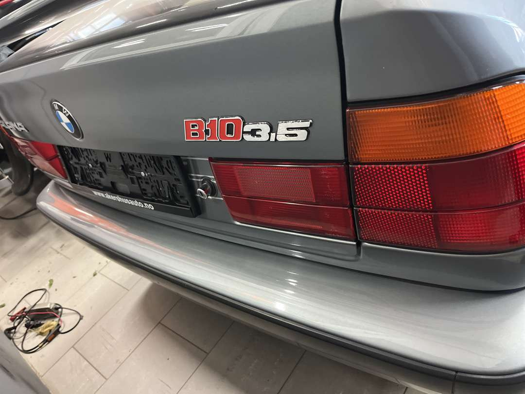 1992 BMW Alpina B10 3,5 - ny minstepris - Autó: 3 kép. 1992 BMW Alpina B10 3,5 - ny minstepris - Autó: 3 kép.