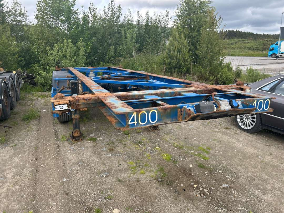 2004 Container-henger TURBO`HOET CONTAINERSEMITRAILER EU-godkjent - Félpótkocsi cserefelépítményes: 2 kép. 2004 Container-henger TURBO`HOET CONTAINERSEMITRAILER EU-godkjent - Félpótkocsi cserefelépítményes: 2 kép.