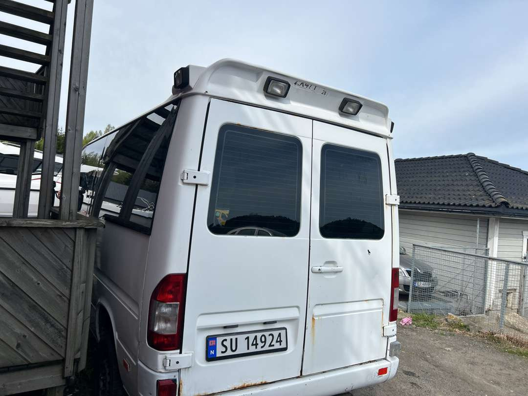 2005 Buss MERCEDES-BENZ 316CDI/35KA 11 seter - Minibusz, Kisbusz: 4 kép. 2005 Buss MERCEDES-BENZ 316CDI/35KA 11 seter - Minibusz, Kisbusz: 4 kép.