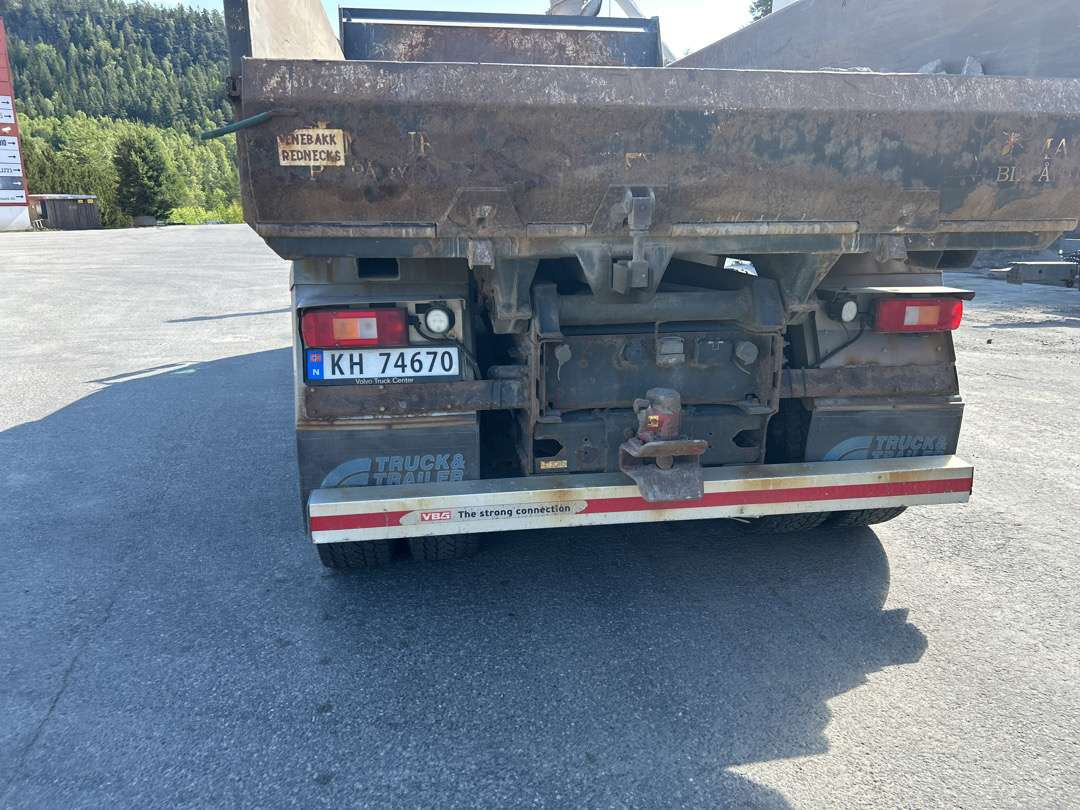 2011 Dumper VOLVO FM 500 Euroklasse 5T - Billenőplatós teherautó: 5 kép. 2011 Dumper VOLVO FM 500 Euroklasse 5T - Billenőplatós teherautó: 5 kép.