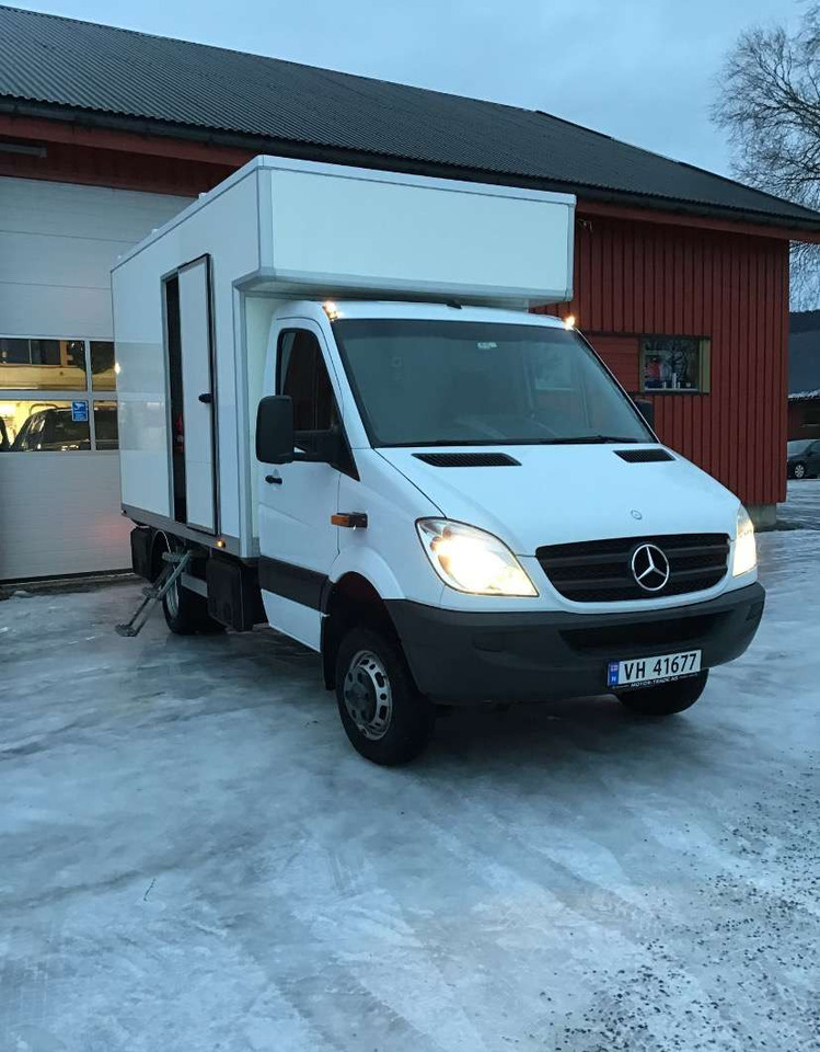 2012 Mercedes-Benz Sprinter EU-GODKJENT SVÆRT LAV KM! - Dobozos felépítményű teherautó: 2 kép. 2012 Mercedes-Benz Sprinter EU-GODKJENT SVÆRT LAV KM! - Dobozos felépítményű teherautó: 2 kép.