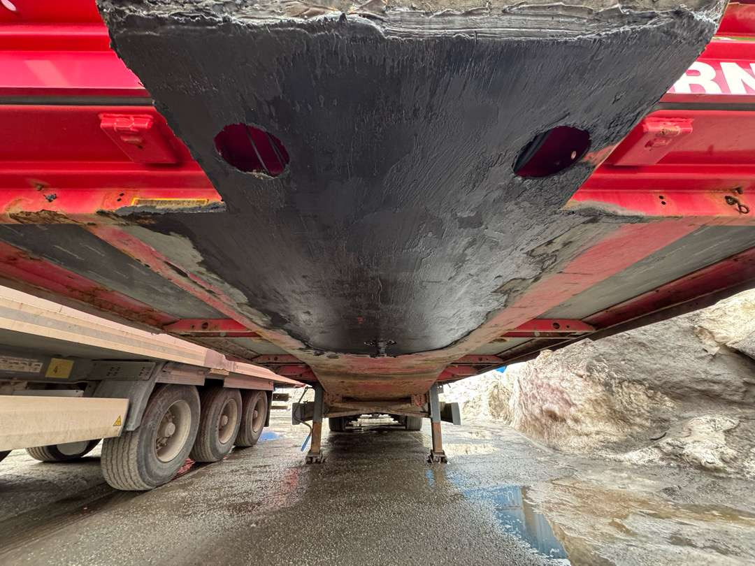 2015 KRONE Profi Liner / MEGA / Curtain / Lifting roof - Ponyvás félpótkocsi: 5 kép. 2015 KRONE Profi Liner / MEGA / Curtain / Lifting roof - Ponyvás félpótkocsi: 5 kép.