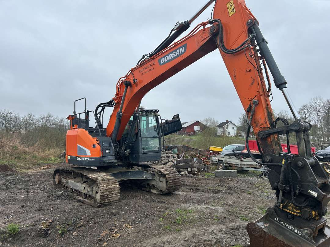 2018 Beltegraver 24 tonn Doosan DX 235LCR S 70-feste - Kotrógép: 2 kép. 2018 Beltegraver 24 tonn Doosan DX 235LCR S 70-feste - Kotrógép: 2 kép.