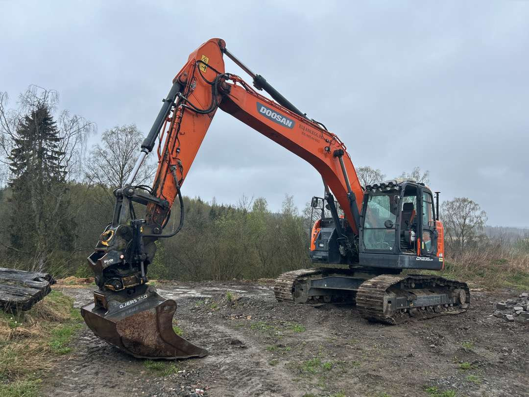 2018 Beltegraver 24 tonn Doosan DX 235LCR S 70-feste - Kotrógép: 1 kép. 2018 Beltegraver 24 tonn Doosan DX 235LCR S 70-feste - Kotrógép: 1 kép.