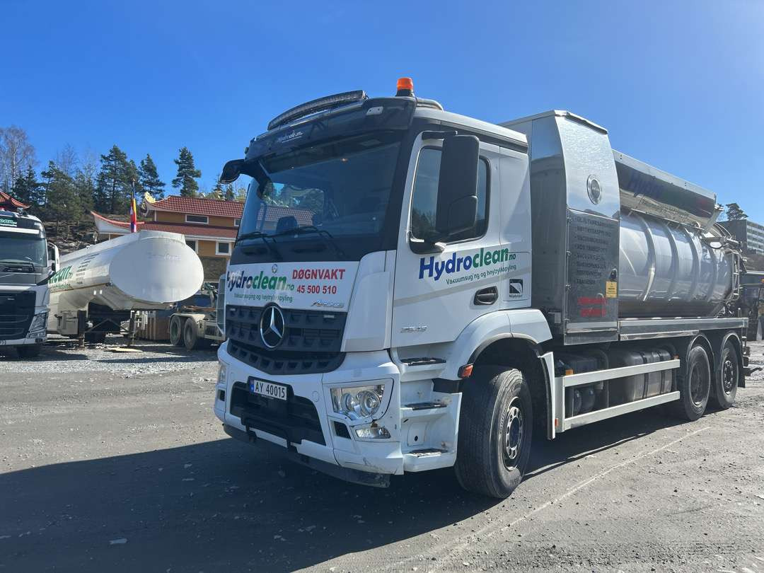 2019 Kombibil MERCEDES-BENZ AROCS 2543 KDIR EU-godkjent Euroklasse 6T - Szippantós autó: 1 kép. 2019 Kombibil MERCEDES-BENZ AROCS 2543 KDIR EU-godkjent Euroklasse 6T - Szippantós autó: 1 kép.