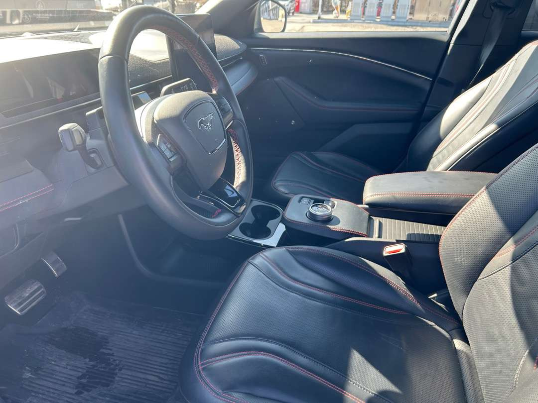 2021 Ford Mustang Mach-E / AWD / Long Range - Autó: 5 kép. 2021 Ford Mustang Mach-E / AWD / Long Range - Autó: 5 kép.