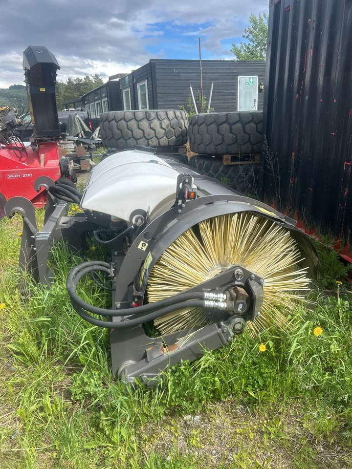 2019 Holms SP - 3.0 - Adapterek: 2 kép. 2019 Holms SP - 3.0 - Adapterek: 2 kép.