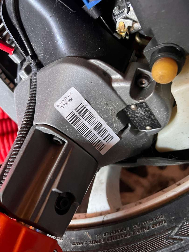Husqvarna kantklipper repobjekt - Kerti fűkasza: 2 kép. Husqvarna kantklipper repobjekt - Kerti fűkasza: 2 kép.