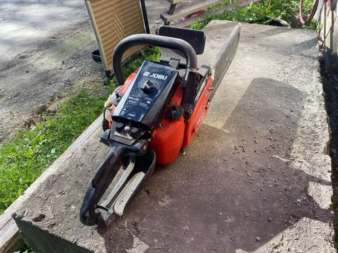 Jobu motorsag - Építőipari berendezések: 2 kép. Jobu motorsag - Építőipari berendezések: 2 kép.