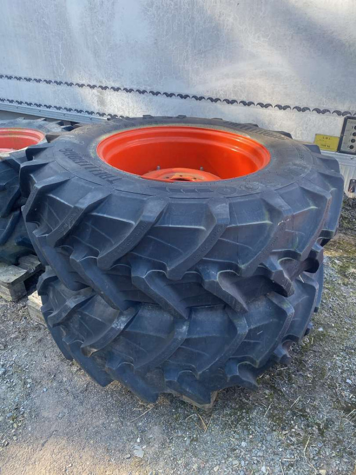 2stk Trelleborg TM600 på felg - Mezőgazdasági gépek: 2 kép. 2stk Trelleborg TM600 på felg - Mezőgazdasági gépek: 2 kép.