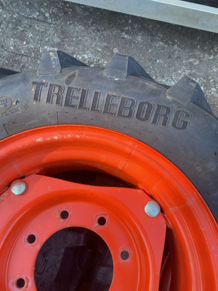 3stk Trelleborg TM700 på felg - Mezőgazdasági gépek: 4 kép. 3stk Trelleborg TM700 på felg - Mezőgazdasági gépek: 4 kép.