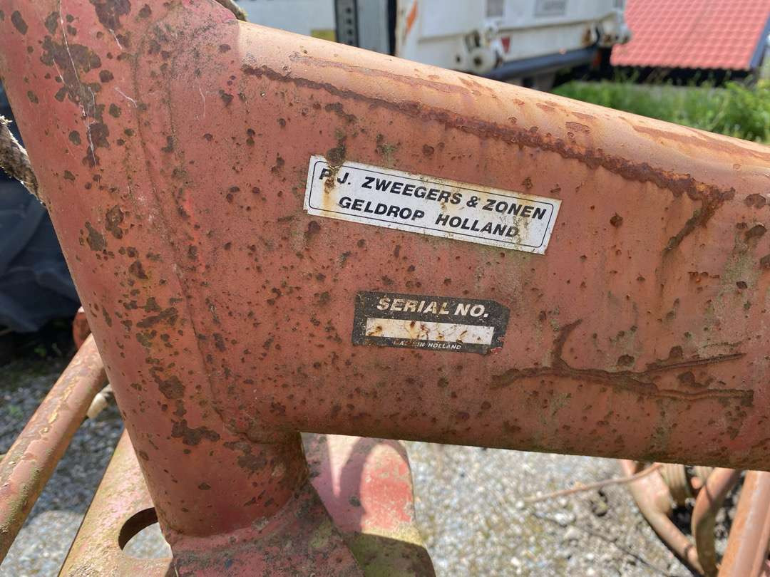 PZ Zweegers Haybob 300 Kombi rive - Szénaforgató: 3 kép. PZ Zweegers Haybob 300 Kombi rive - Szénaforgató: 3 kép.