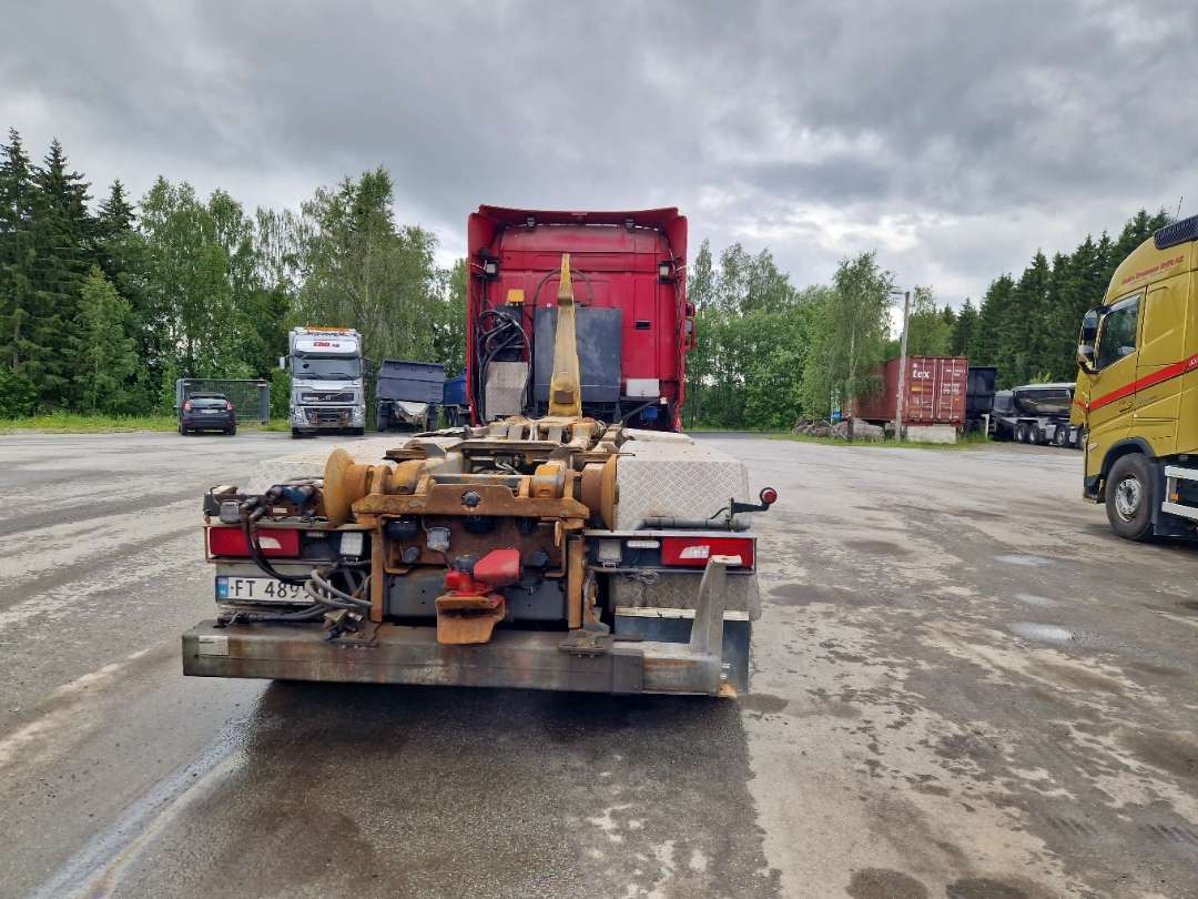 Scania R580 Brøytebil med sideplog og hydraulisk saltsystem - Horgos rakodó teherautó: 4 kép. Scania R580 Brøytebil med sideplog og hydraulisk saltsystem - Horgos rakodó teherautó: 4 kép.