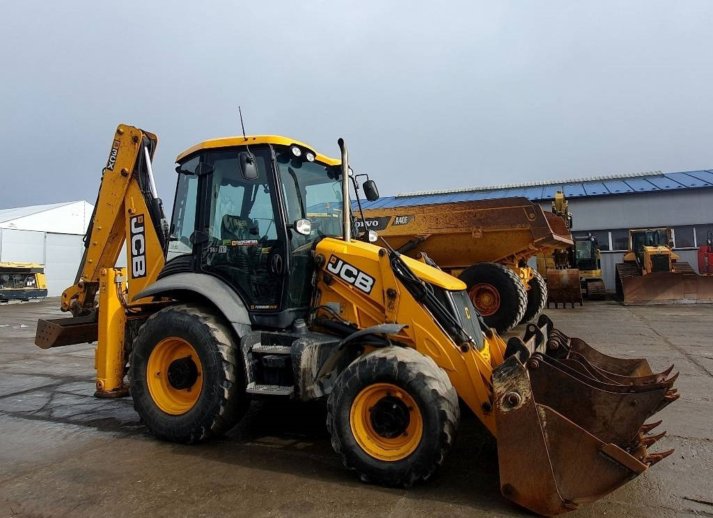JCB 3 CX Contractor - Kotrórakodó: 2 kép. JCB 3 CX Contractor - Kotrórakodó: 2 kép.