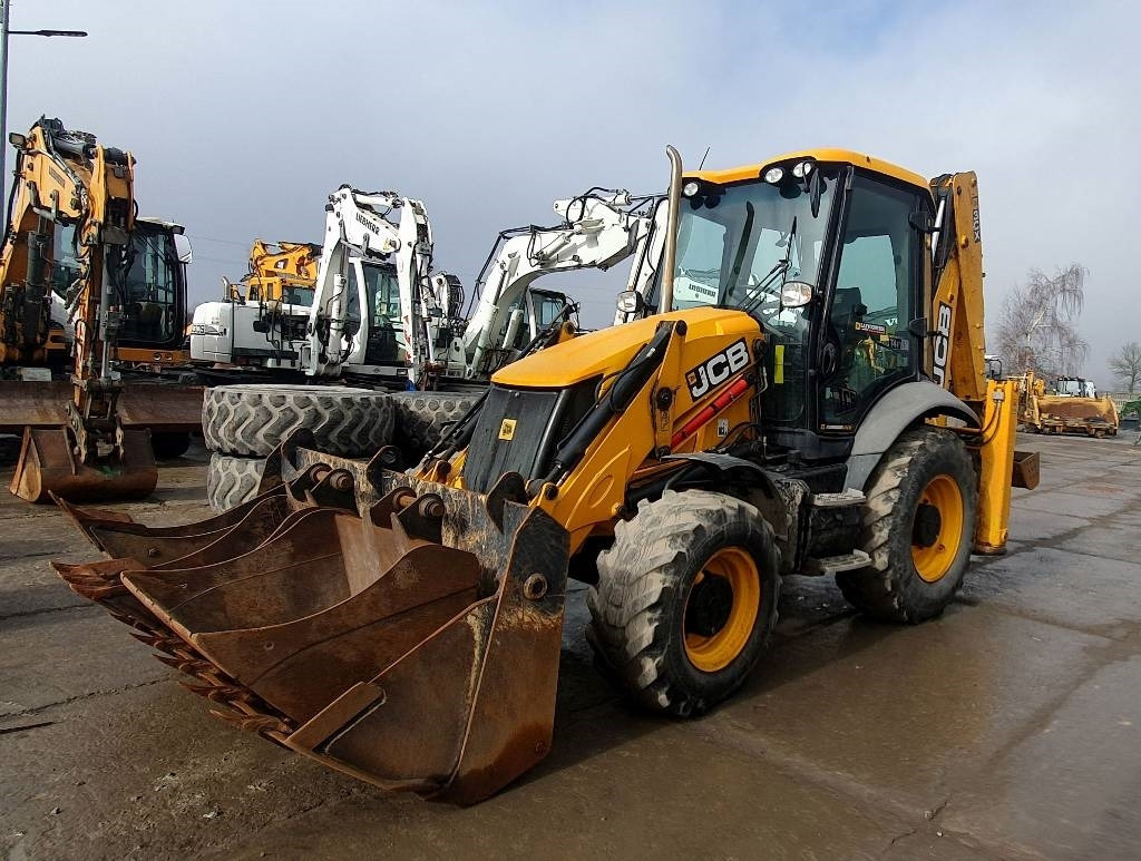 JCB 3 CX Contractor - Kotrórakodó: 1 kép. JCB 3 CX Contractor - Kotrórakodó: 1 kép.