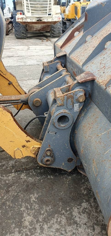 Liebherr L 550 - Gumikerekes homlokrakodó: 5 kép. Liebherr L 550 - Gumikerekes homlokrakodó: 5 kép.