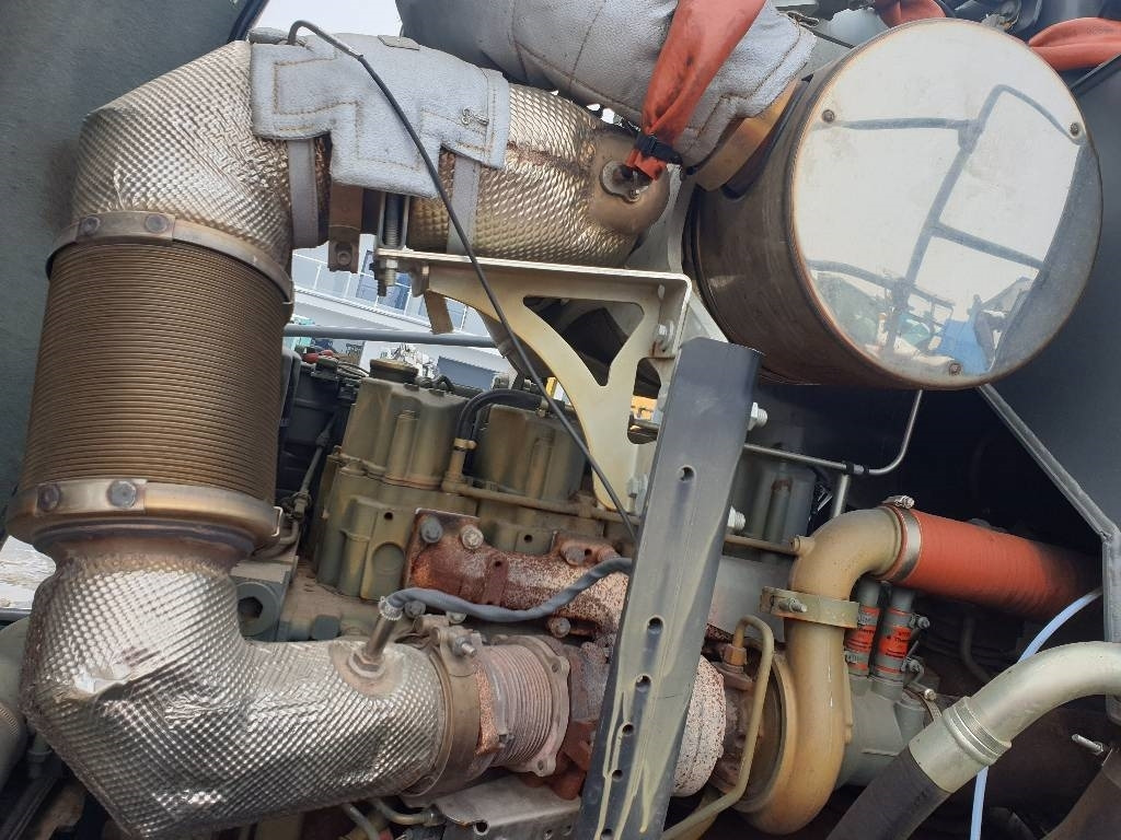 Gumikerekes homlokrakodó Liebherr L550 xpower: 17 kép.