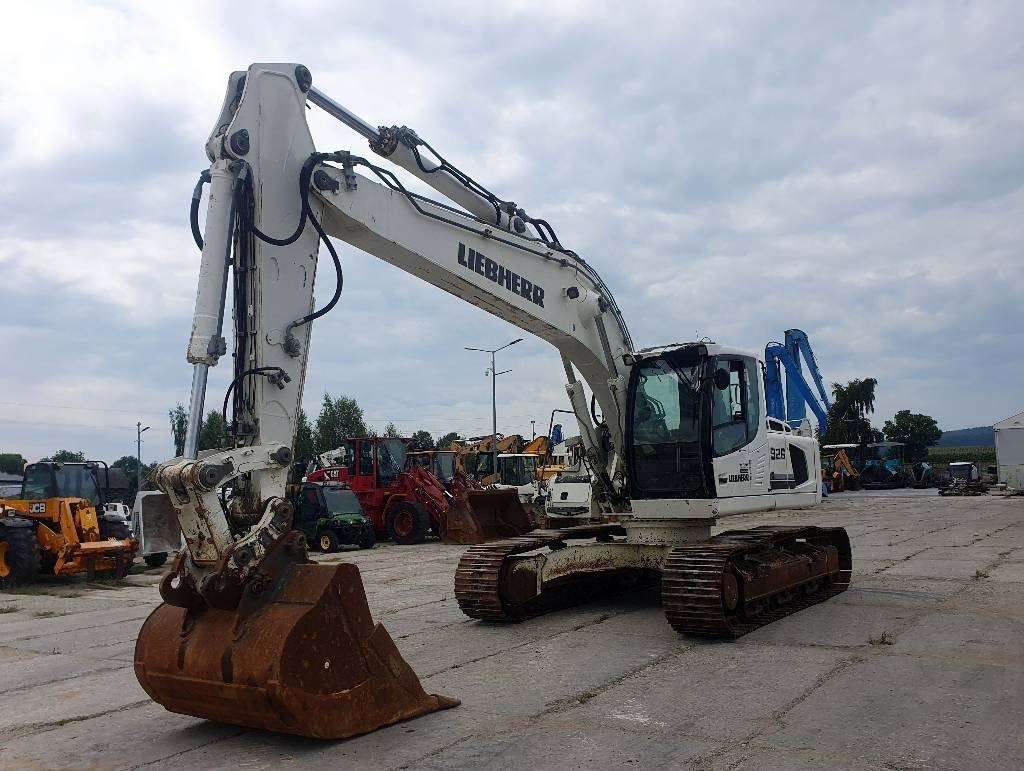 Liebherr R 926 LC - Lánctalpas kotró: 1 kép. Liebherr R 926 LC - Lánctalpas kotró: 1 kép.