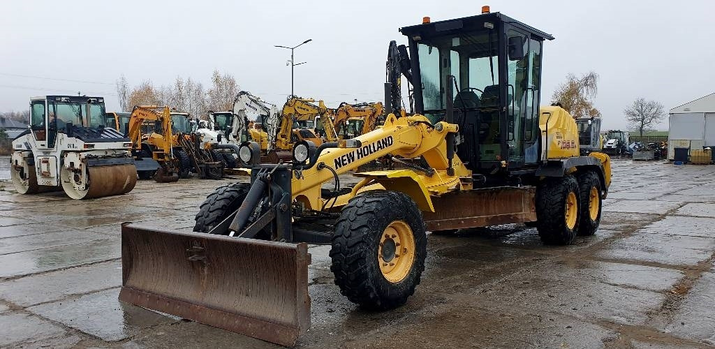 New Holland F 106.6 A - Gréder: 1 kép. New Holland F 106.6 A - Gréder: 1 kép.